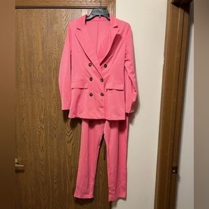 Two piecepink pants set